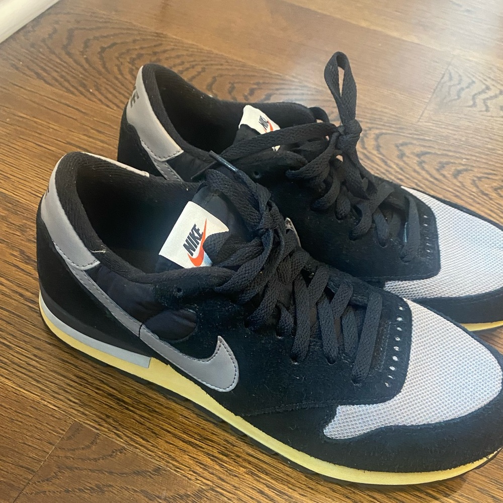 Vintage 2012 Nike Air Epic Vintage Suede Retro Qs Sz. 9.5 Og Vintage Waffle